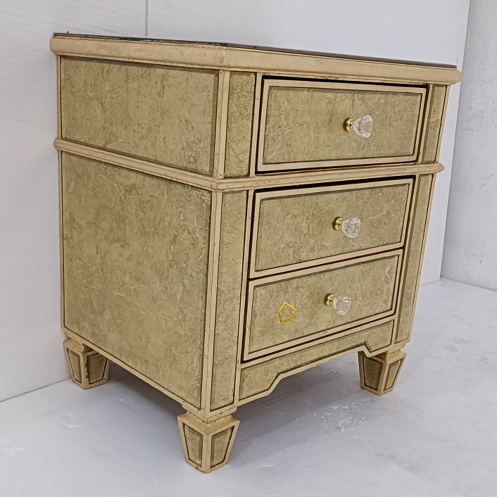 Nakas Cermin Gold 3 Laci Interiror Kamar Tidur Mewah MI 0204003